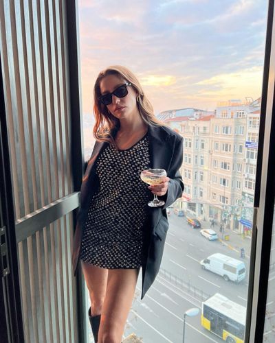 Serenay Sarıkaya seksi ifşa fotoğrafı 468