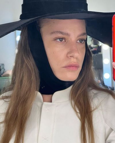 Serenay Sarıkaya seksi ifşa fotoğrafı 472