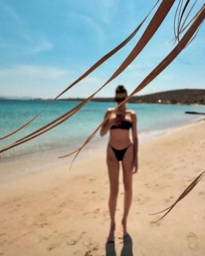 Serenay Sarıkaya seksi ifşa fotoğrafı 483