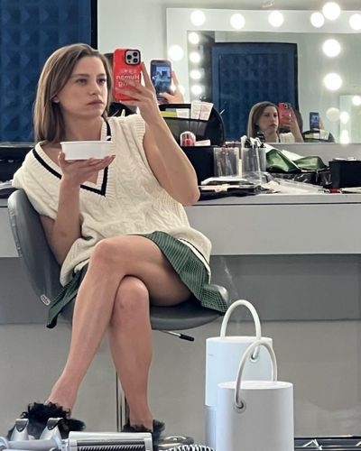 Serenay Sarıkaya seksi ifşa fotoğrafı 484