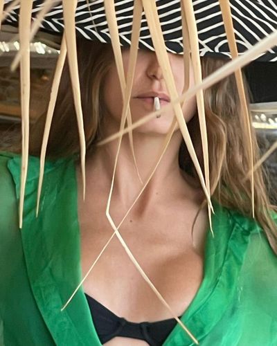 Serenay Sarıkaya seksi ifşa fotoğrafı 527