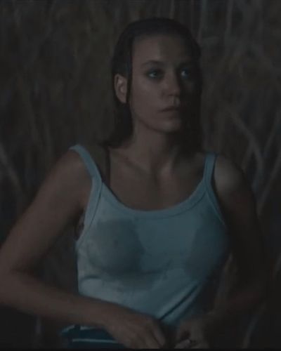 Serenay Sarıkaya seksi ifşa fotoğrafı 528