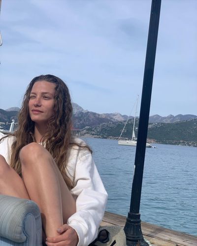 Serenay Sarıkaya seksi ifşa fotoğrafı 536