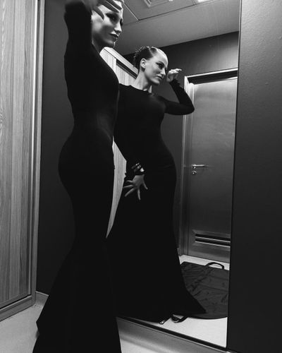Serenay Sarıkaya seksi ifşa fotoğrafı 548
