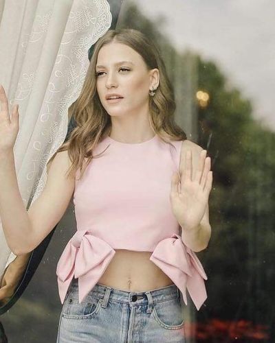 Serenay Sarıkaya seksi ifşa fotoğrafı 551