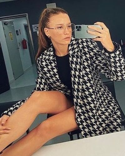 Serenay Sarıkaya seksi ifşa fotoğrafı 572