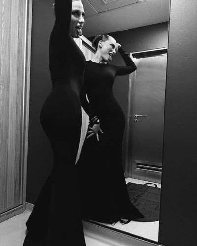Serenay Sarıkaya seksi ifşa fotoğrafı 618