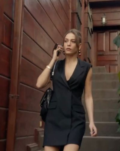 Serenay Sarıkaya seksi ifşa fotoğrafı 639