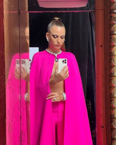 Serenay Sarıkaya seksi ifşa fotoğrafı 652