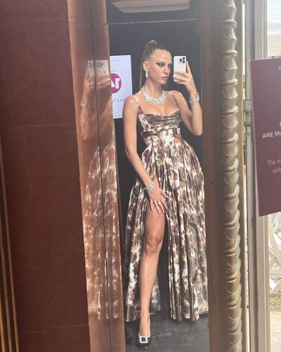 Serenay Sarıkaya seksi ifşa fotoğrafı 654