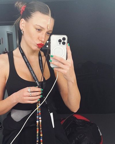 Serenay Sarıkaya seksi ifşa fotoğrafı 667