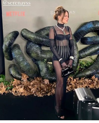 Serenay Sarıkaya seksi ifşa fotoğrafı 675