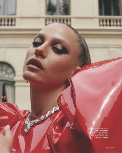 Serenay Sarıkaya seksi ifşa fotoğrafı 682