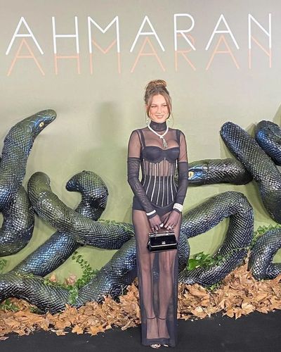 Serenay Sarıkaya seksi ifşa fotoğrafı 683