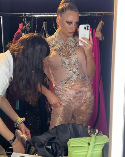 Serenay Sarıkaya seksi ifşa fotoğrafı 686