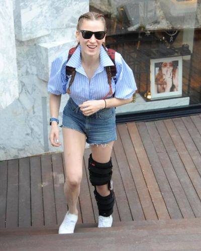 Serenay Sarıkaya seksi ifşa fotoğrafı 693