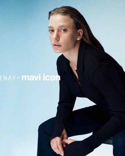 Serenay Sarıkaya seksi ifşa fotoğrafı 694