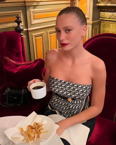 Serenay Sarıkaya seksi ifşa fotoğrafı 718