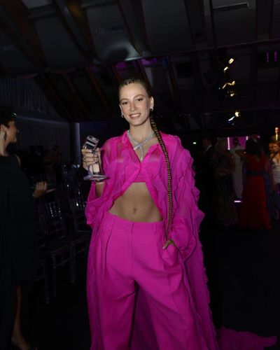Serenay Sarıkaya seksi ifşa fotoğrafı 742