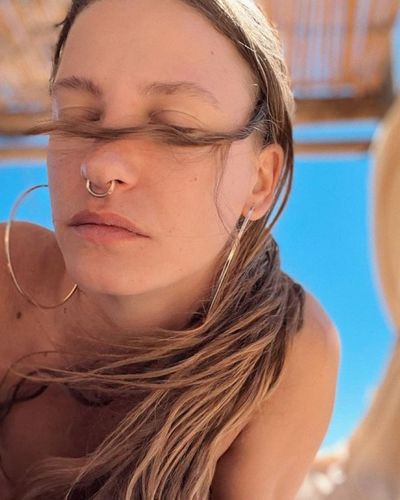 Serenay Sarıkaya seksi ifşa fotoğrafı 764