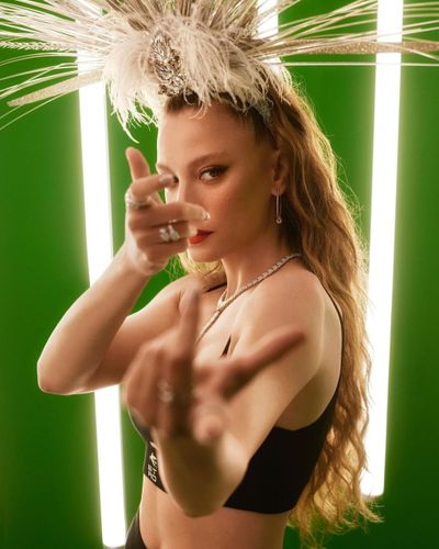 Serenay Sarıkaya seksi ifşa fotoğrafı 774