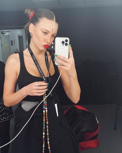 Serenay Sarıkaya seksi ifşa fotoğrafı 785
