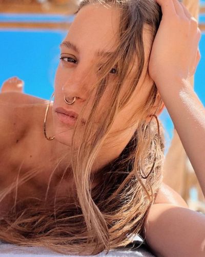 Serenay Sarıkaya seksi ifşa fotoğrafı 792