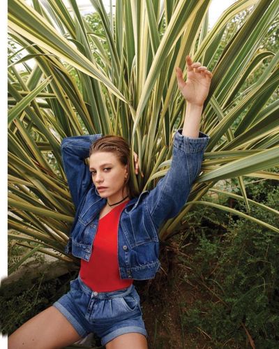 Serenay Sarıkaya seksi ifşa fotoğrafı 793