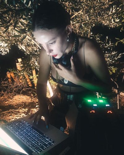 Serenay Sarıkaya seksi ifşa fotoğrafı 800