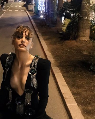 Serenay Sarıkaya seksi ifşa fotoğrafı 803