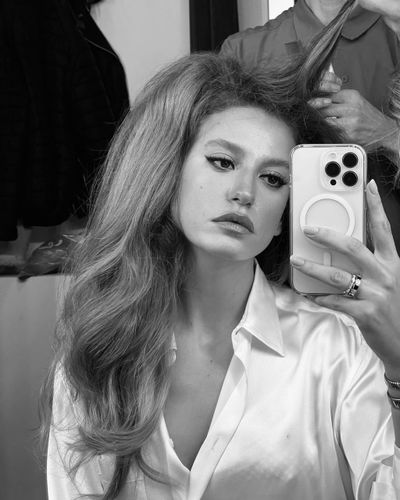 Serenay Sarıkaya seksi ifşa fotoğrafı 837