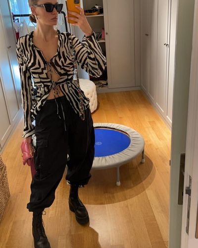 Serenay Sarıkaya seksi ifşa fotoğrafı 883