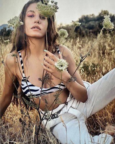 Serenay Sarıkaya seksi ifşa fotoğrafı 922
