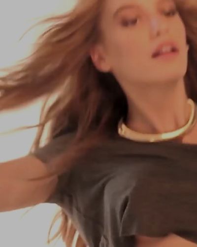 Serenay Sarıkaya seksi ifşa fotoğrafı 944