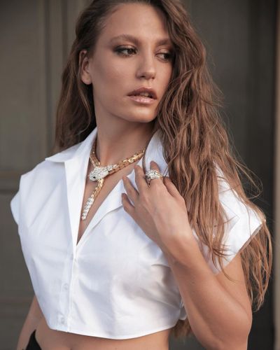 Serenay Sarıkaya seksi ifşa fotoğrafı 961