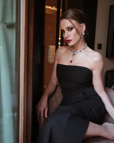 Serenay Sarıkaya seksi ifşa fotoğrafı 994