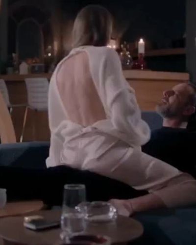 Serenay Sarıkaya seksi ifşa fotoğrafı 71 — Fi (2017)