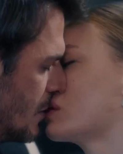 Serenay Sarıkaya seksi ifşa fotoğrafı 72 — Fi (2017)