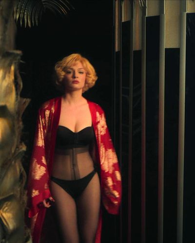 Serra Arıtürk seksi ifşa fotoğrafı 31 — Kulüp (2021)