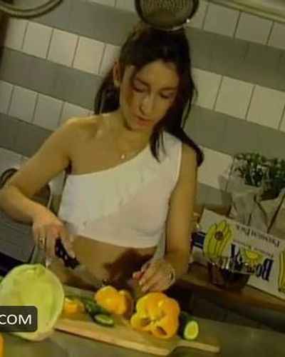 Sibel Kekilli seksi ifşa fotoğrafı 130 — Junge Arsche (2001)