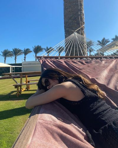 Simay Barlas seksi ifşa fotoğrafı 127