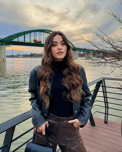 Simay Barlas seksi ifşa fotoğrafı 132