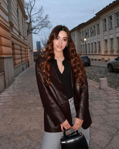 Simay Barlas seksi ifşa fotoğrafı 137
