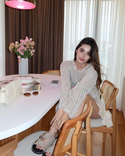 Simay Barlas seksi ifşa fotoğrafı 153