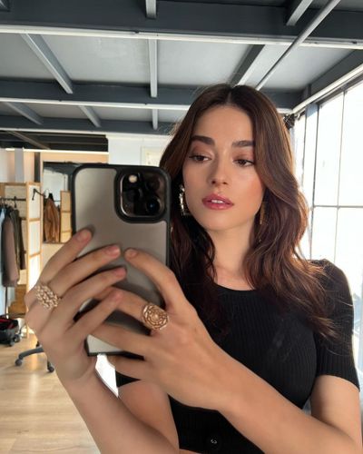 Simay Barlas seksi ifşa fotoğrafı 242