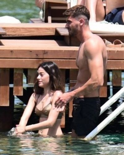 Simay Barlas seksi ifşa fotoğrafı 275