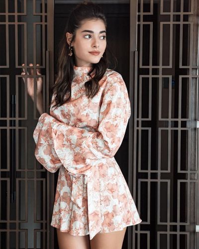 Simay Barlas seksi ifşa fotoğrafı 298
