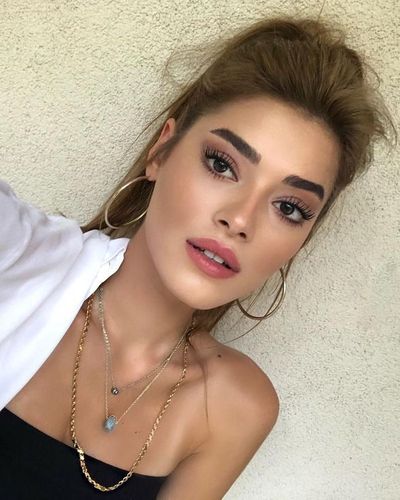Simay Barlas seksi ifşa fotoğrafı 316