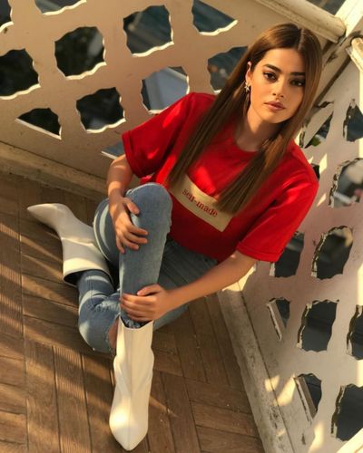 Simay Barlas seksi ifşa fotoğrafı 320