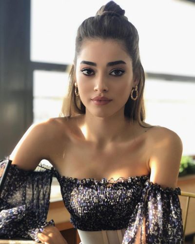 Simay Barlas seksi ifşa fotoğrafı 323